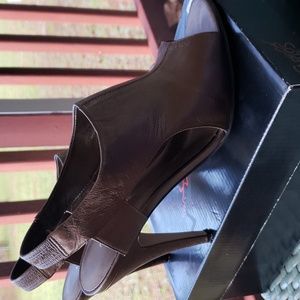 Nine West sling back opened toe copper colored shoes